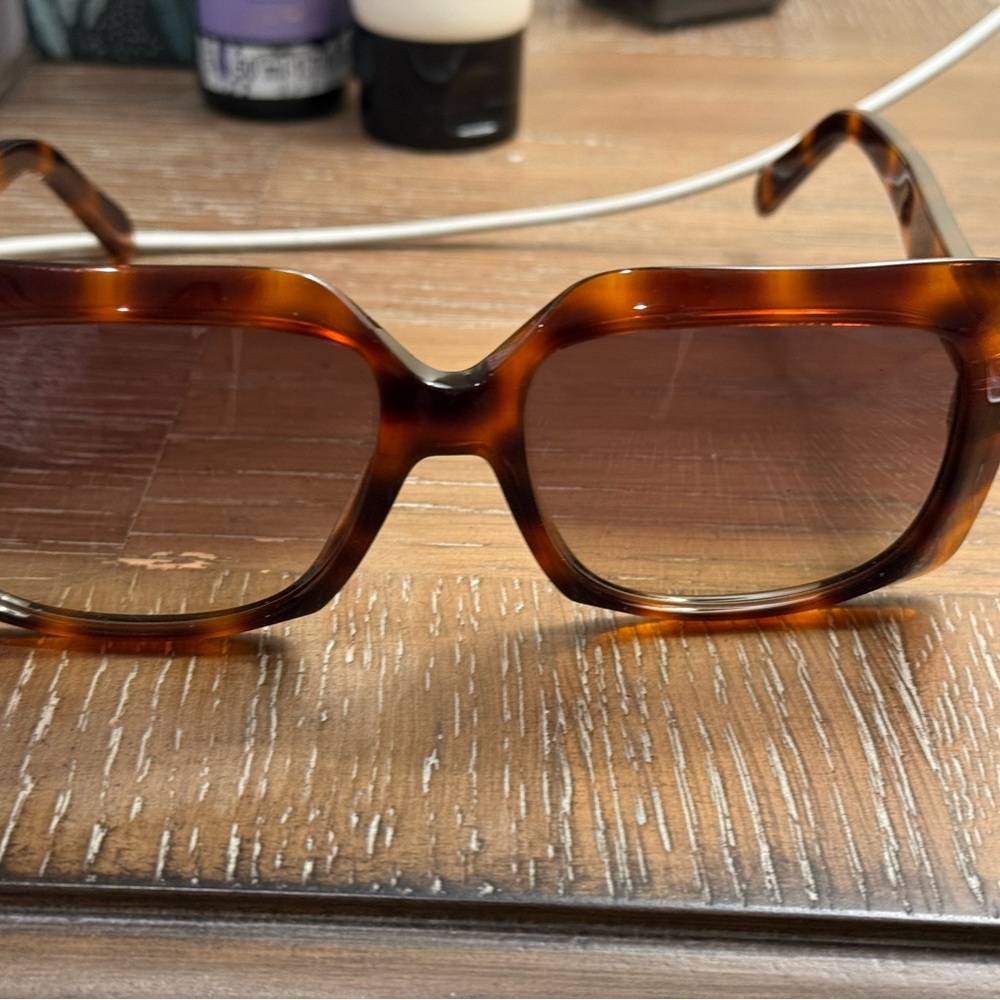 Tortoise Shell Square Sunglasses